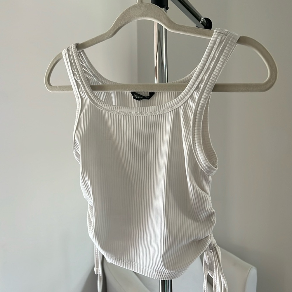White cropped cinche tank top